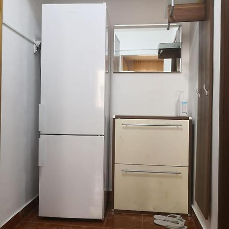 Apartament Cu Doua Camere Тиргу-Жіу Екстер'єр фото
