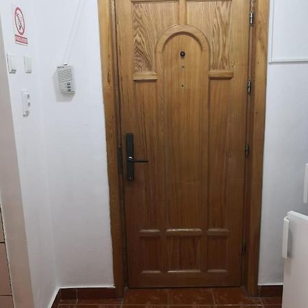 Apartament Cu Doua Camere Тиргу-Жіу Екстер'єр фото